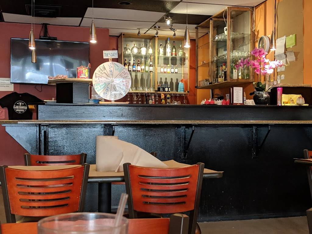 Cajun Crawfish Everett | restaurant | 909 SE Everett Mall Way, Everett, WA 98208, USA | 4252129603 OR +1 425-212-9603