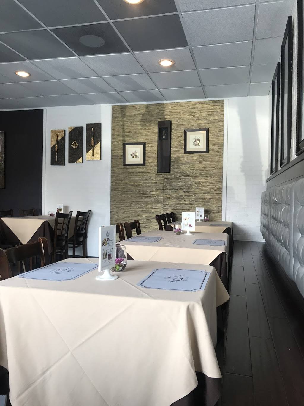 Royal Bistro Thai Asian Fusion Restaurant | restaurant | 6365 Spalding Dr suite a, Peachtree Corners, GA 30092, USA | 8286359745 OR +1 828-635-9745