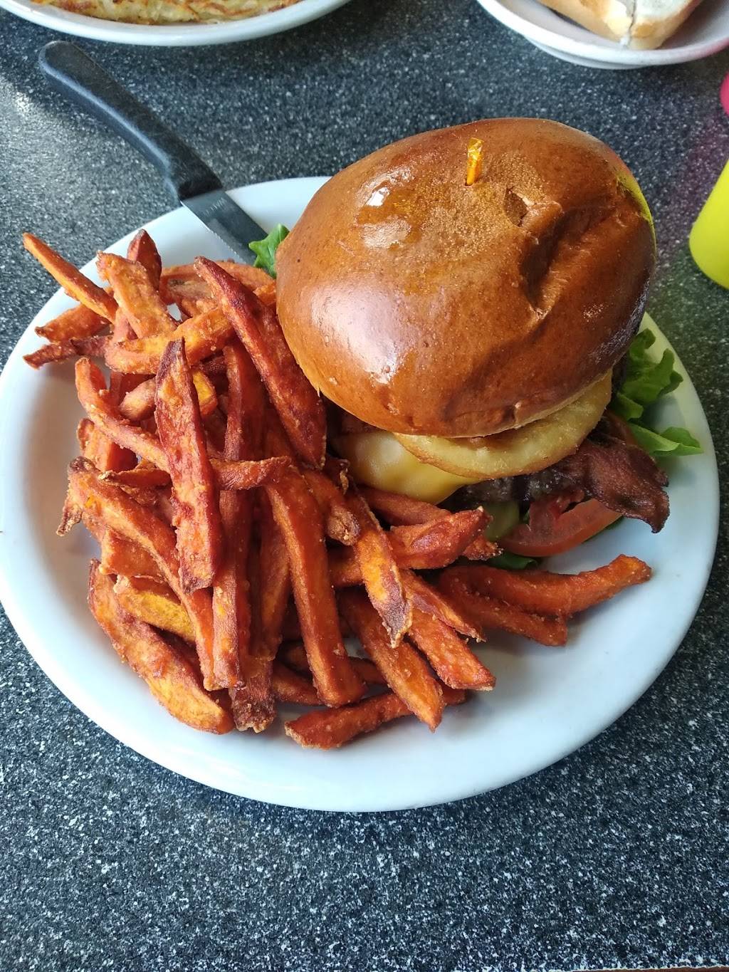 Chubbys Diner | restaurant | 2032 Santa Rosa Ave, Santa Rosa, CA 95407, USA | 7075782003 OR +1 707-578-2003