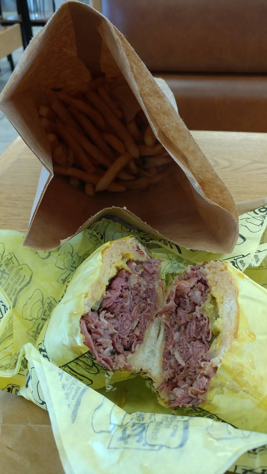 The Hat | restaurant | 40476 Murrieta Hot Springs Rd, Murrieta, CA 92563, USA | 9513042244 OR +1 951-304-2244