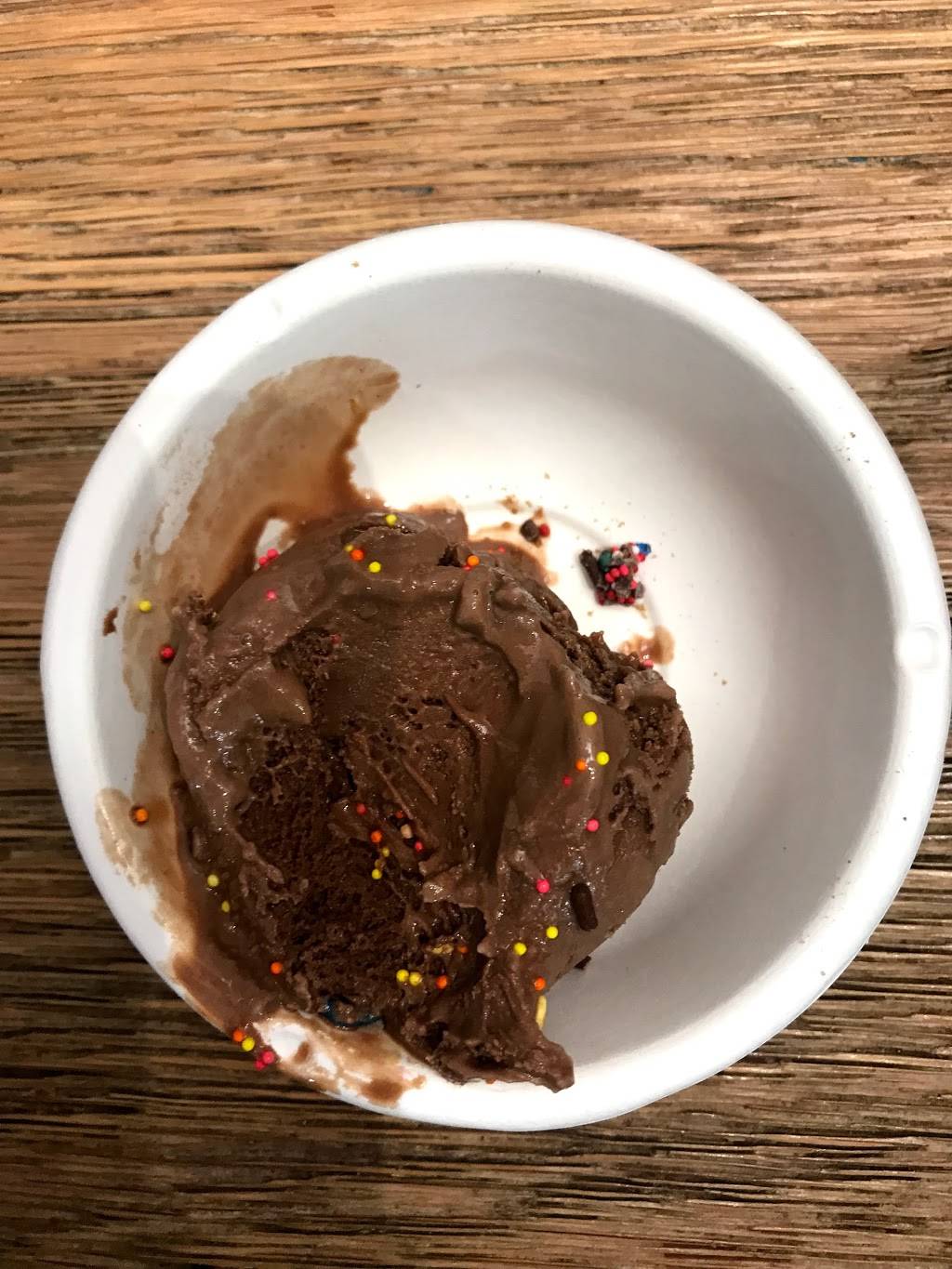 Village Pizzeria | restaurant | 131 N Larchmont Blvd, Los Angeles, CA 90004, USA | 3234655566 OR +1 323-465-5566