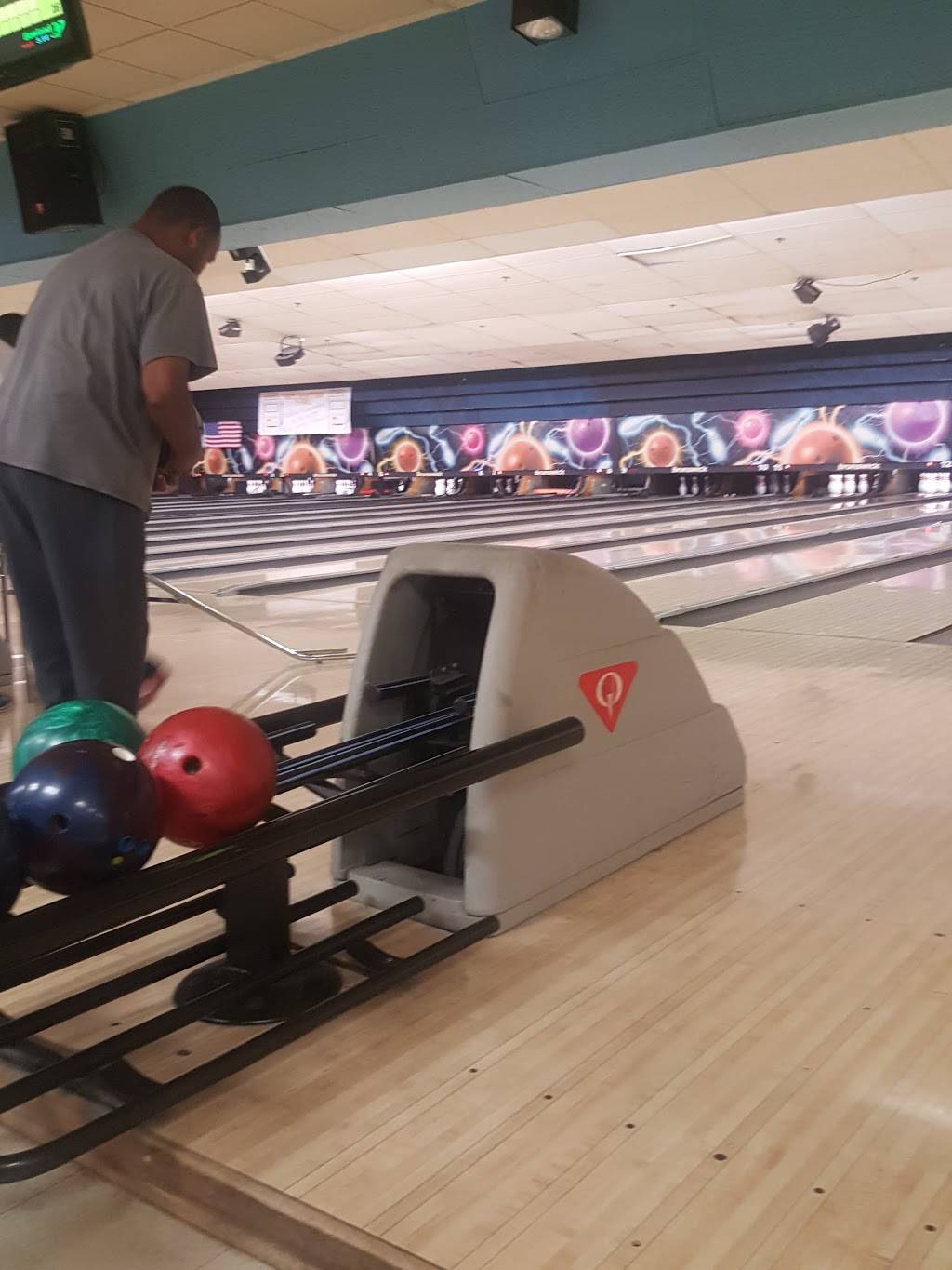 Burr Oak Bowl | meal takeaway | 3030 Burr Oak Ave, Blue Island, IL 60406, USA | 7083892800 OR +1 708-389-2800