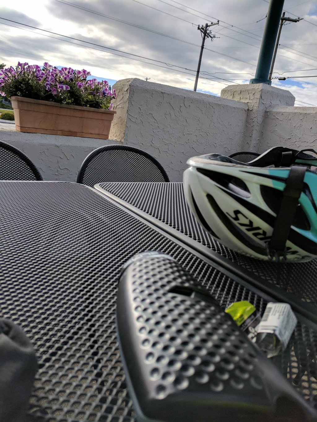 Big Fish Rosenfelds | restaurant | 34444 Coastal Hwy, Bethany Beach, DE 19930, USA | 3025398550 OR +1 302-539-8550