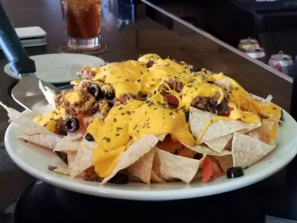 Mike & Betsys Hiawatha | restaurant | 817 Main St, Junction City, WI 54443, USA | 7154572999 OR +1 715-457-2999