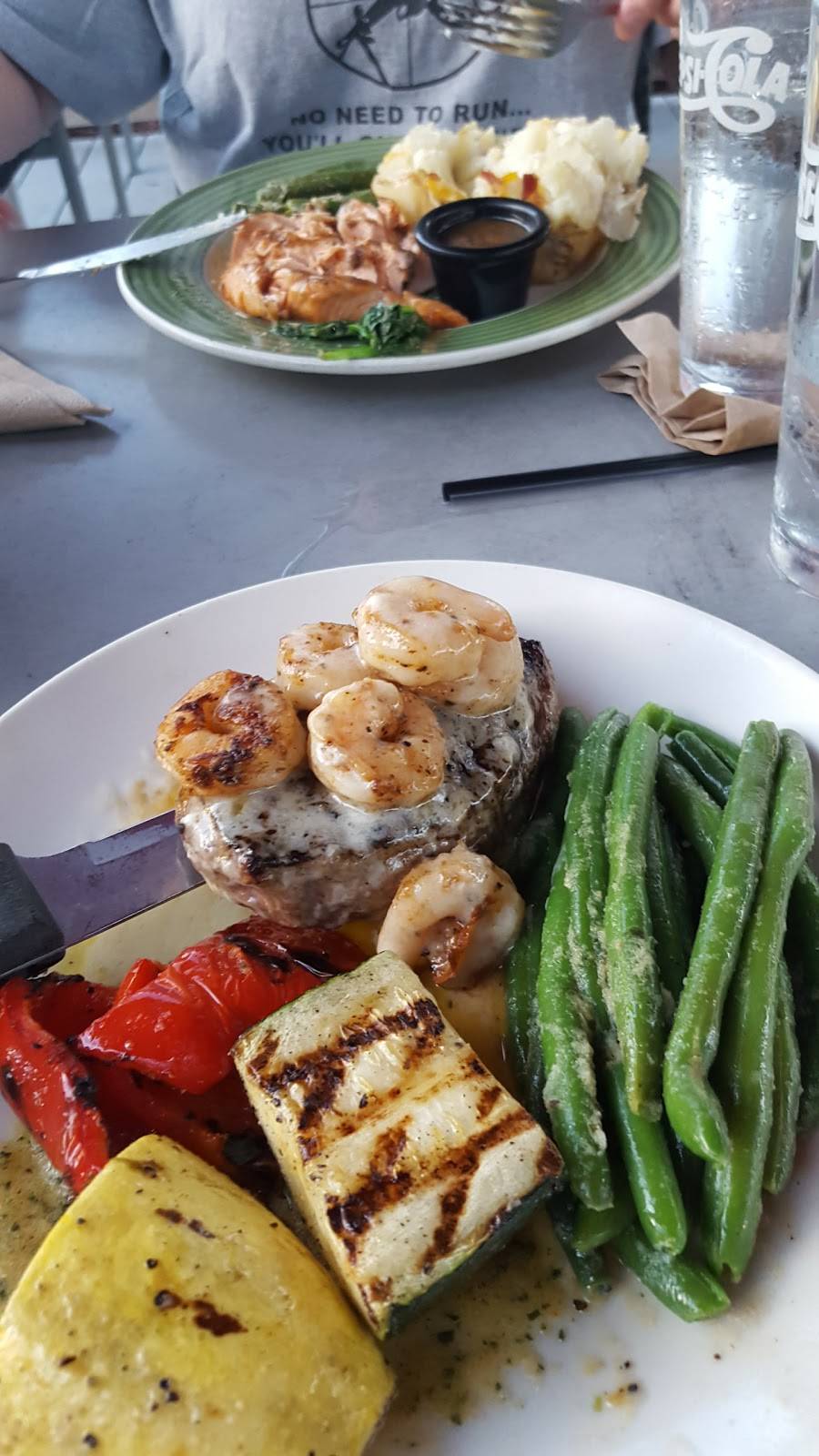 Applebees Grill + Bar | restaurant | 4700 4th St N, St. Petersburg, FL 33703, USA | 7275229400 OR +1 727-522-9400