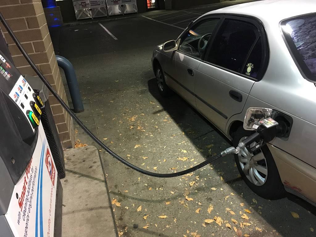 Holiday Stationstores | cafe | 1325 Wayzata Blvd E, Wayzata, MN 55391, USA | 9524733940 OR +1 952-473-3940