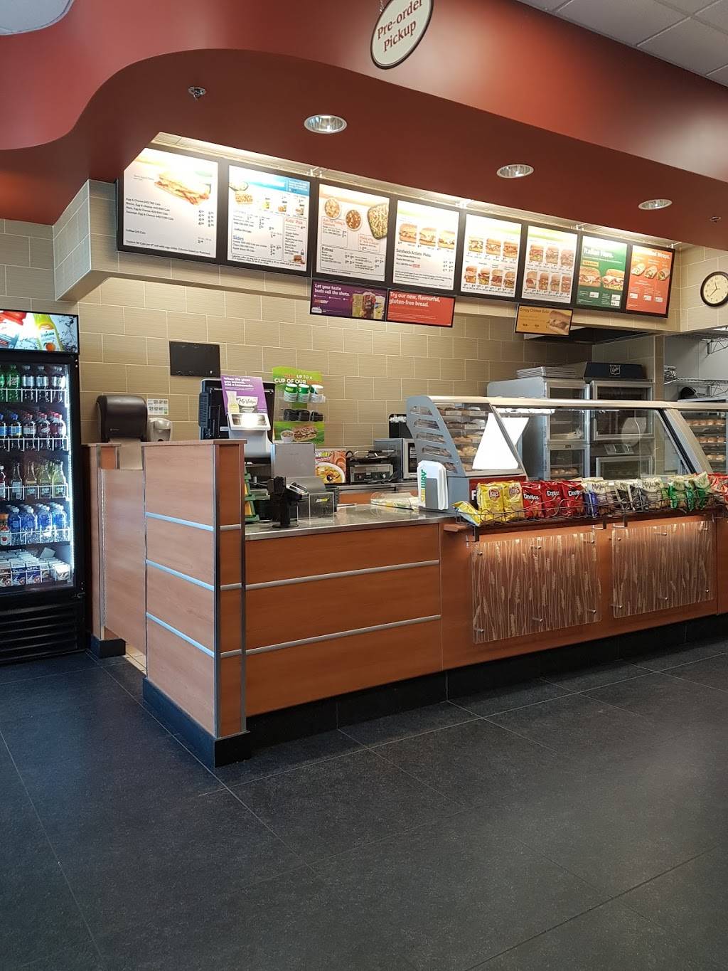 Subway | restaurant | 89 Park Pl Blvd, Barrie, ON L4N 6P4, Canada | 7057202333 OR +1 705-720-2333