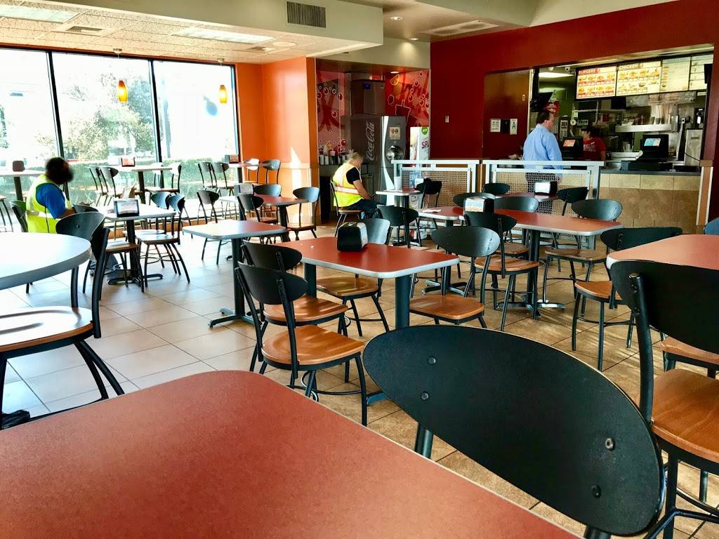 Jack in the Box | restaurant | 2775 S Reservoir St, Pomona, CA 91766, USA | 9096285010 OR +1 909-628-5010