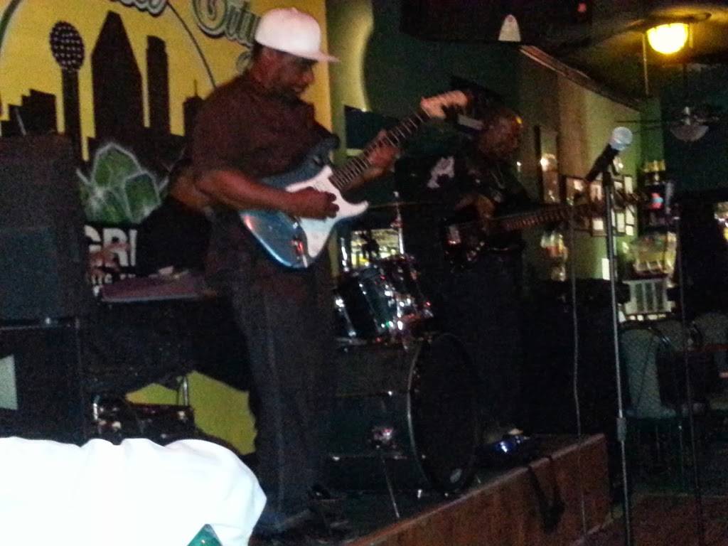 Emerald City Grill | restaurant | 2532 Martin Luther King Jr Blvd, Dallas, TX 75215, USA | 2144214648 OR +1 214-421-4648