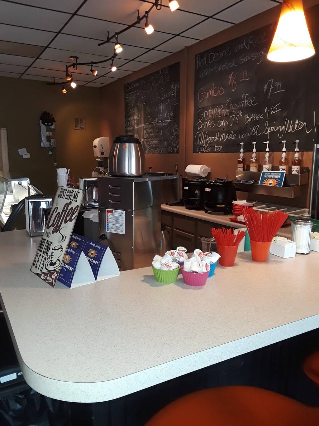 Elkes | restaurant | 130 E Water St, Constantine, MI 49042, USA | 2694351033 OR +1 269-435-1033