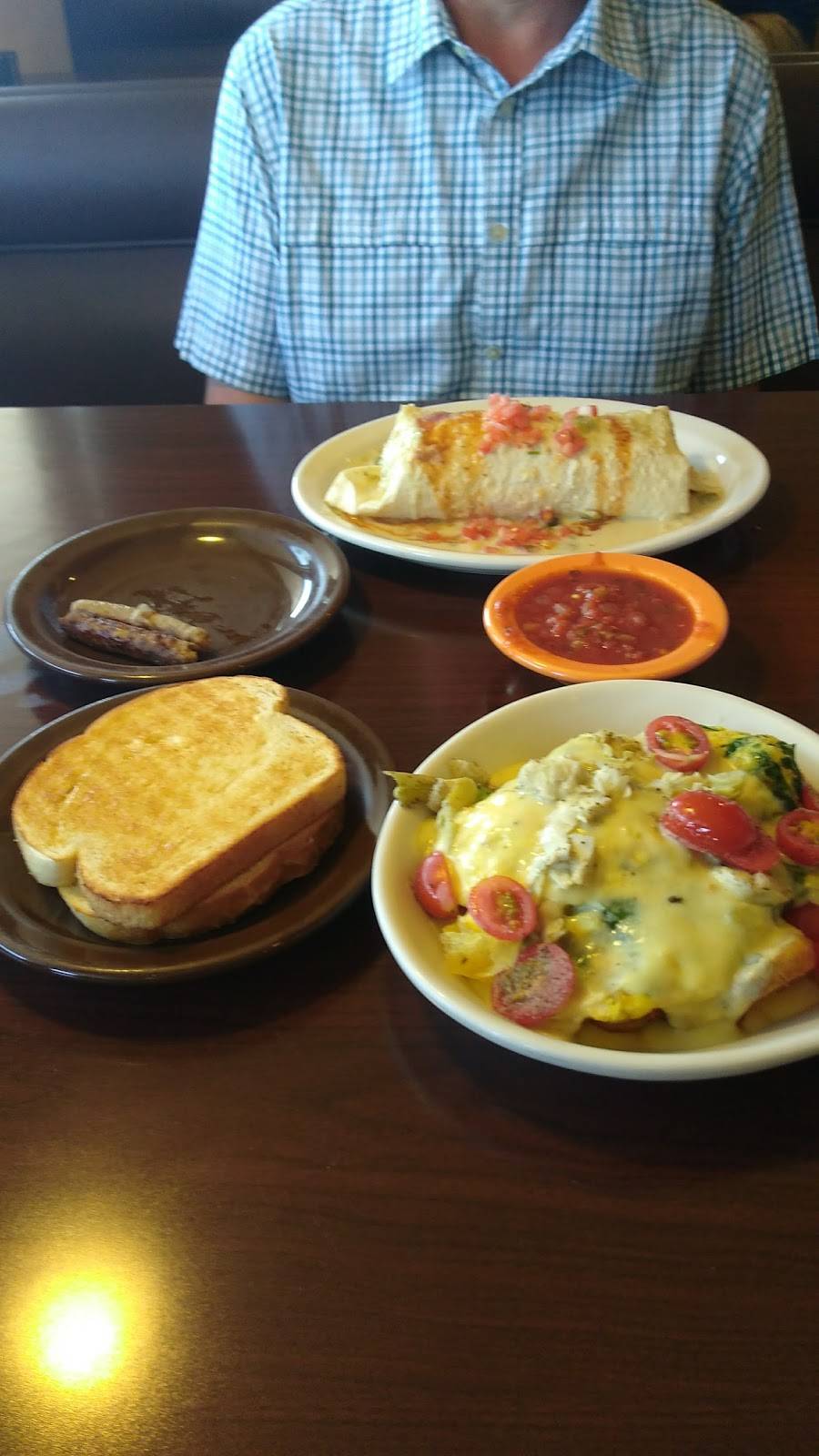 Village Inn | bakery | 921 30th Ave, Greeley, CO 80634, USA | 9703565449 OR +1 970-356-5449