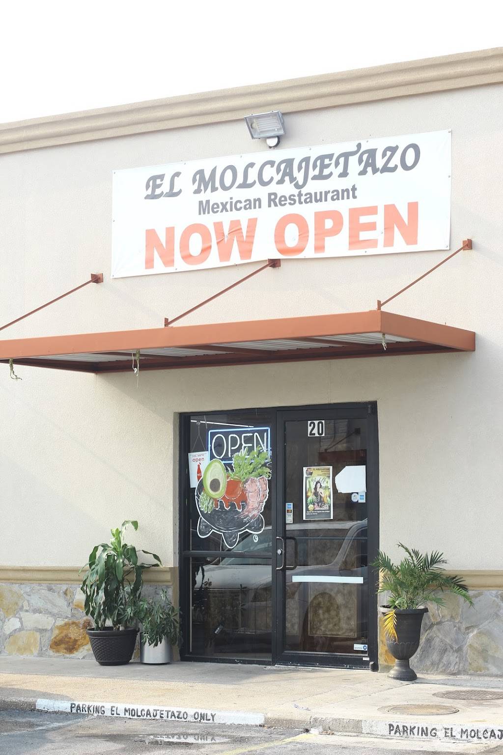 El Molcajetazo | restaurant | 11055 Dennis Rd suite #20, Dallas, TX 75229, USA | 4693996733 OR +1 469-399-6733