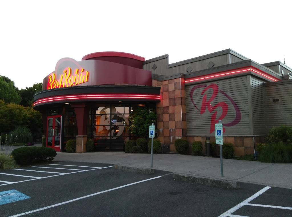 Red Robin Gourmet Burgers and Brews | restaurant | 801 SE 160th Ave, Vancouver, WA 98683, USA | 3608231500 OR +1 360-823-1500