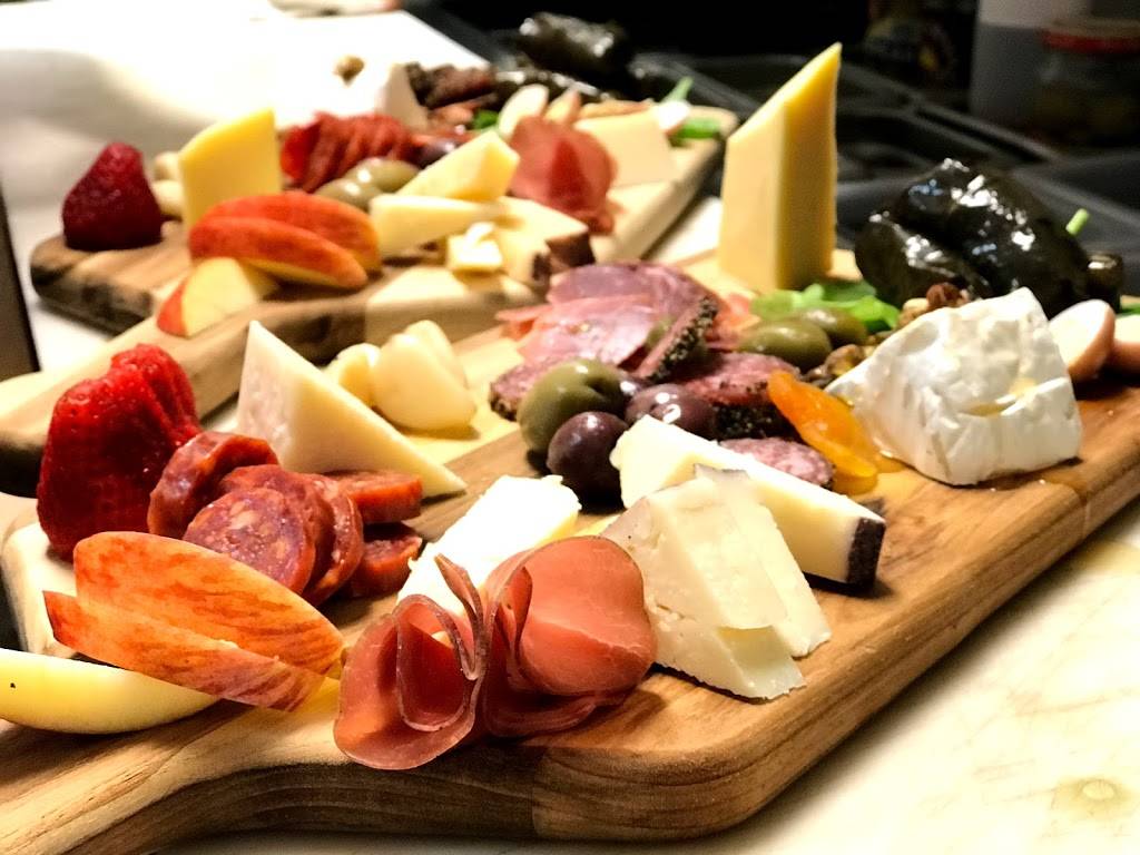 Yiannis Wine & Food | restaurant | 401 N Great Neck Rd #118, Virginia Beach, VA 23454, USA | 7574639463 OR +1 757-463-9463