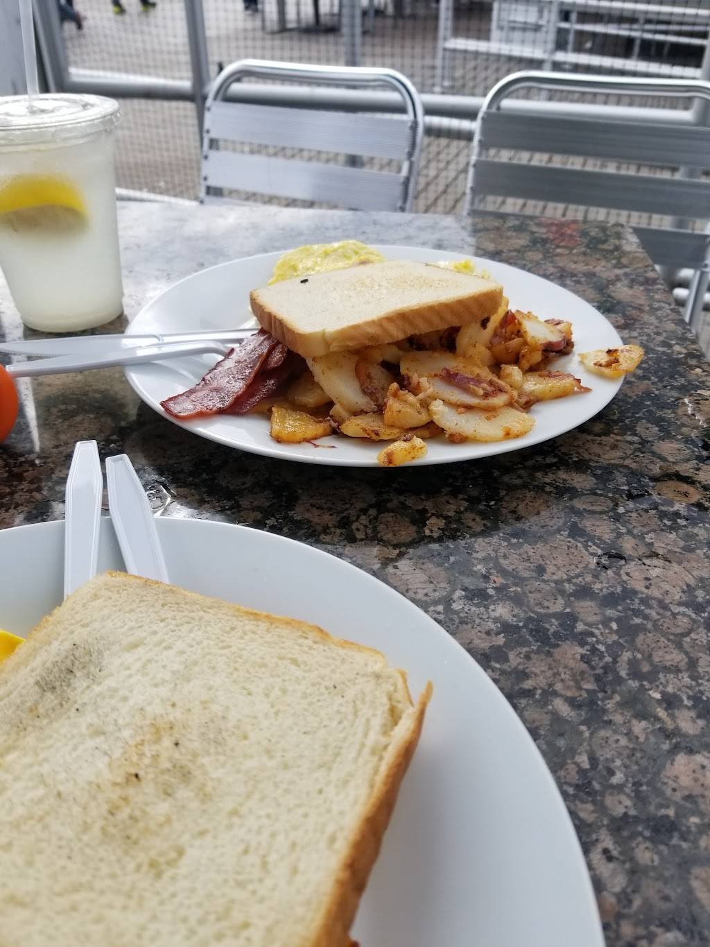 Molto Pizza | restaurant | 2529 Boardwalk, Atlantic City, NJ 08401, USA | 6094287280 OR +1 609-428-7280