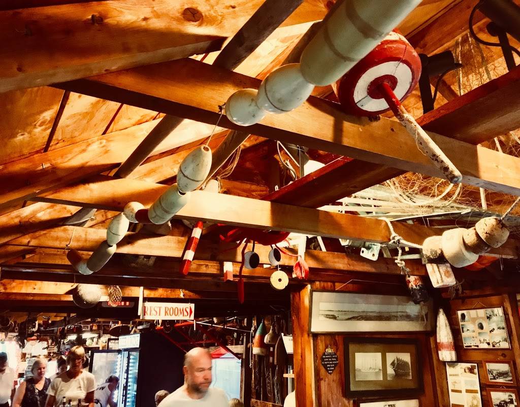 Nunans Lobster Hut | restaurant | 9 Mills Rd #5706, Kennebunkport, ME 04046, USA | 2079674362 OR +1 207-967-4362