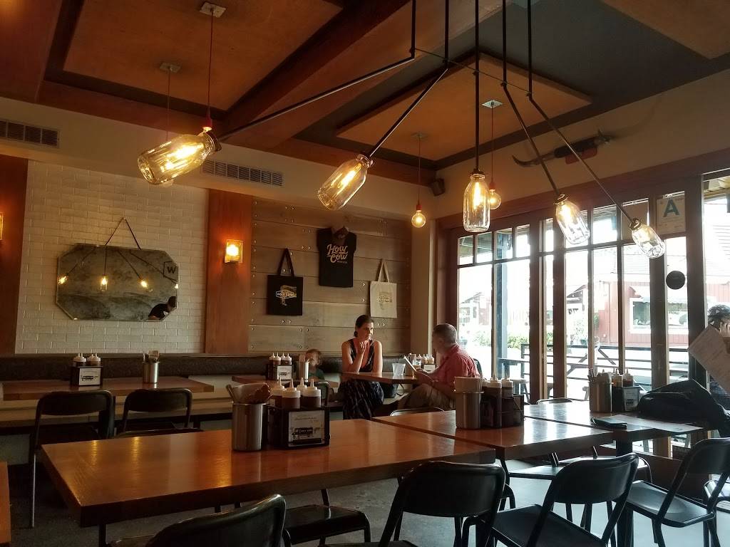 Holy Cow BBQ | restaurant | 264 26th St, Santa Monica, CA 90402, USA | 3108836269 OR +1 310-883-6269