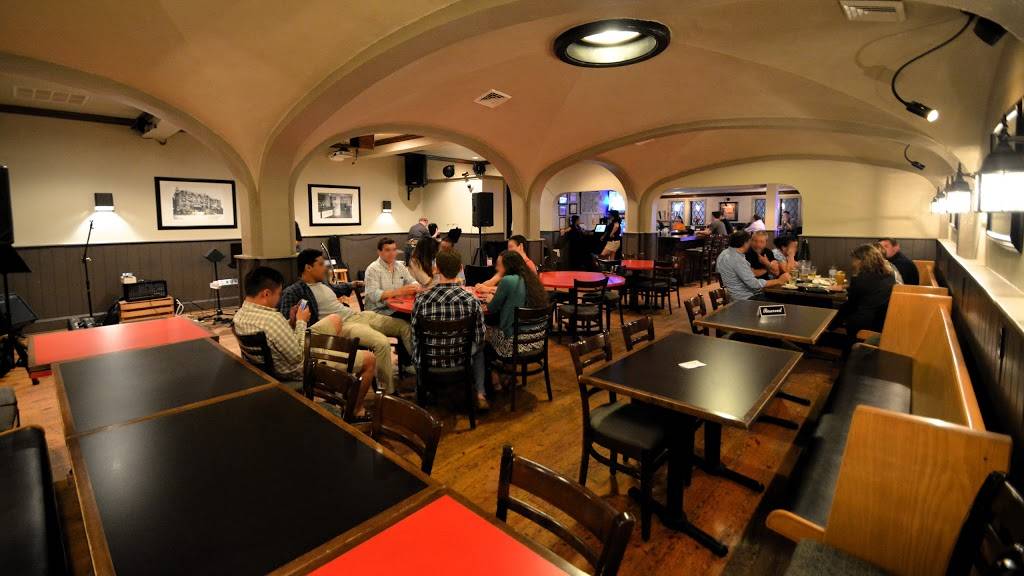 Alibis Eatery & Spirits | restaurant | 10 N Pitt St, Carlisle, PA 17013, USA | 7174624629 OR +1 717-462-4629