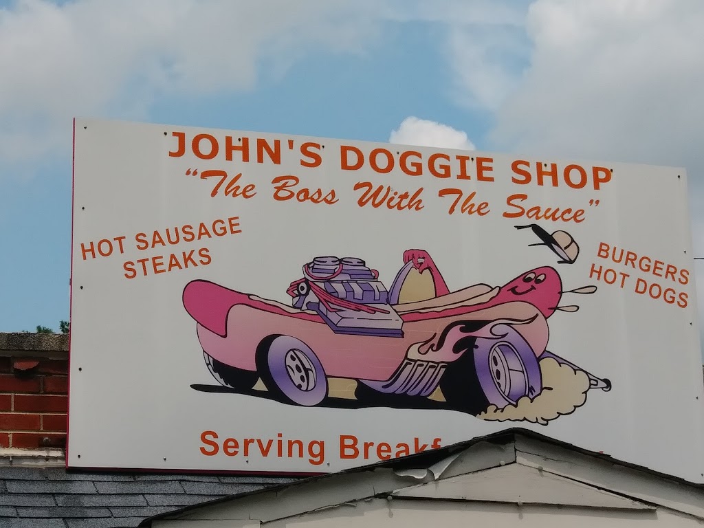 Johns Doggie Shop | restaurant | 525 Conchester Hwy, Boothwyn, PA 19061, USA | 6104949720 OR +1 610-494-9720