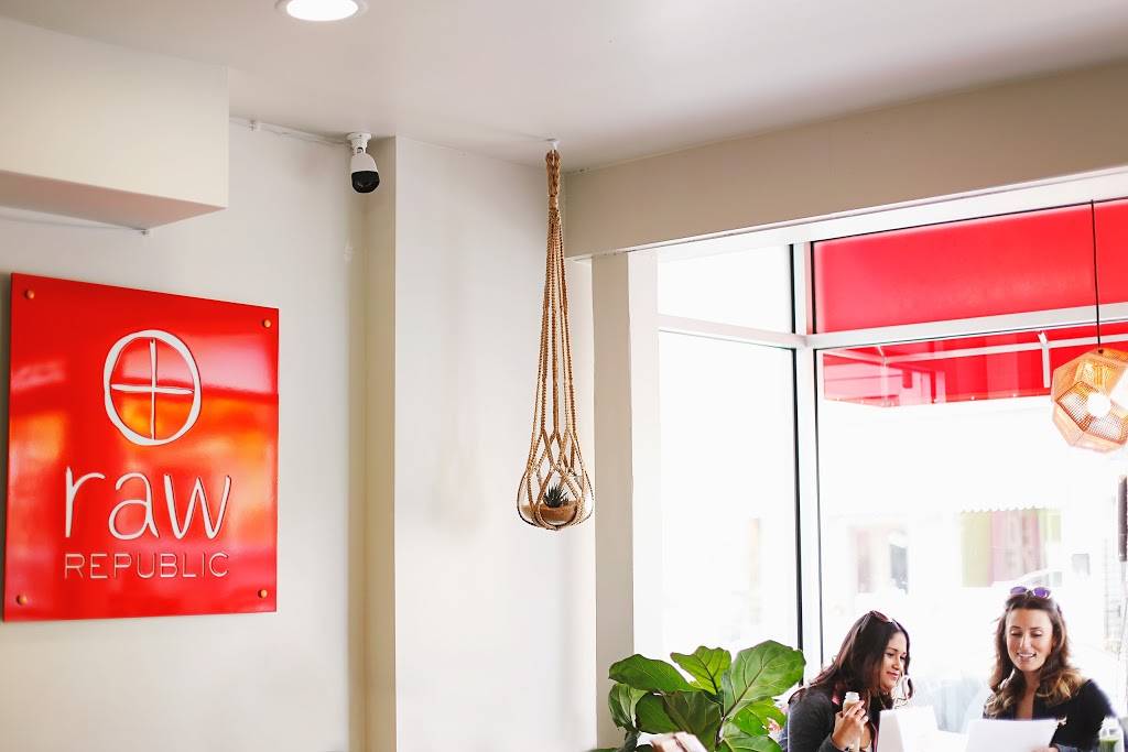 Raw Republic | restaurant | 4528 Magazine St, New Orleans, LA 70115, USA | 5043248234 OR +1 504-324-8234