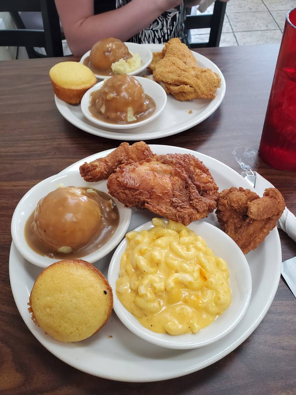 Vivians Soul Food | restaurant | 4342 16th Ave SW, Cedar Rapids, IA 52404, USA | 3193962229 OR +1 319-396-2229