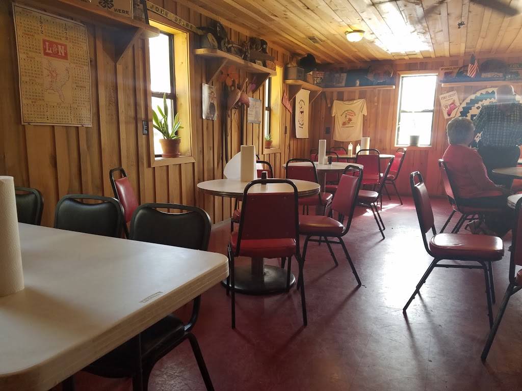 Corner Pit BBQ | restaurant | 107 Dellrose Rd, Dellrose, TN 38453, USA | 9317324575 OR +1 931-732-4575