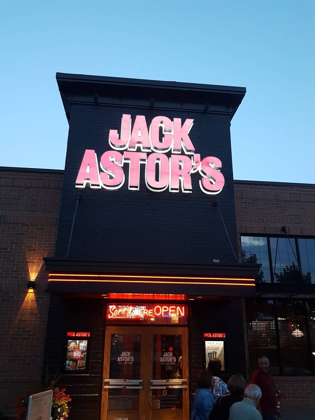Jack Astors Bar & Grill | restaurant | 1355 Kingston Rd Unit #9001, Pickering, ON L1V 1B8, Canada | 9058392226 OR +1 905-839-2226