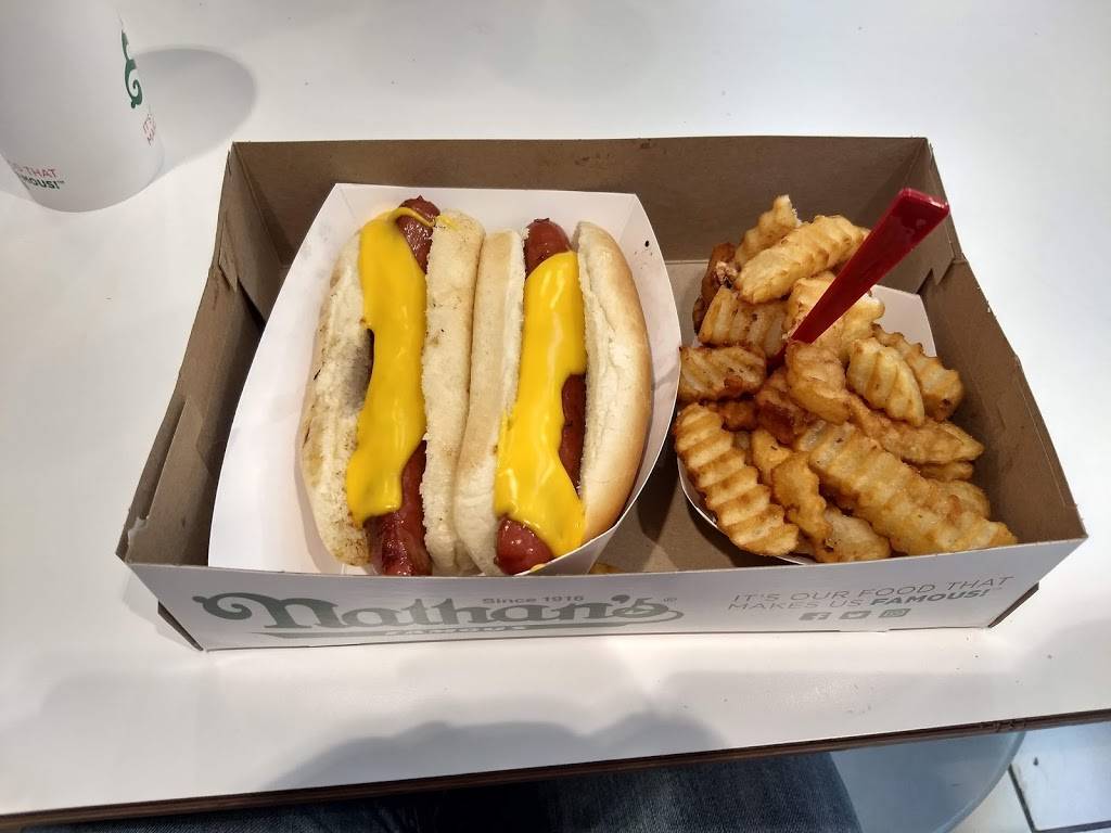 Nathans Famous | restaurant | 651 Kapkowski Rd, Elizabeth, NJ 07201, USA | 9082824800 OR +1 908-282-4800