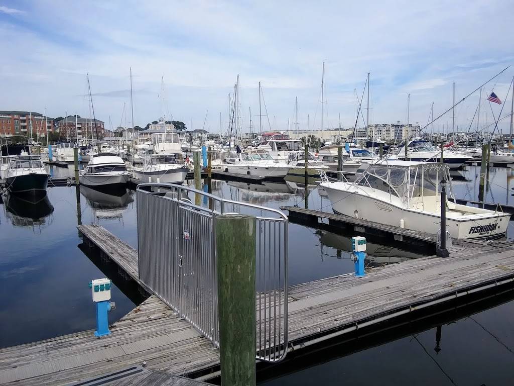 Vinings Landing Marina | restaurant | 8166 Shore Dr, Norfolk, VA 23518, USA | 7575878000 OR +1 757-587-8000