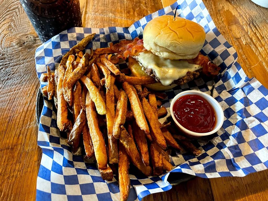 Burgers Blues Barbecue | restaurant | 168 W Government St, Brandon, MS 39042, USA | 6018292500 OR +1 601-829-2500