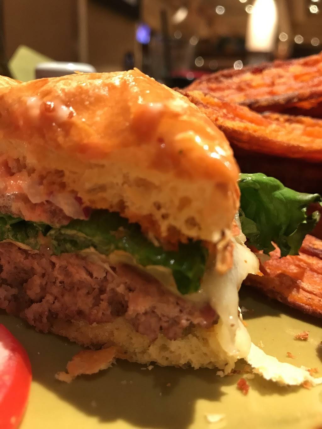 Jakes American Bar | restaurant | 6300 Hollywood Way, Orlando, FL 32819, USA | 4075033463 OR +1 407-503-3463