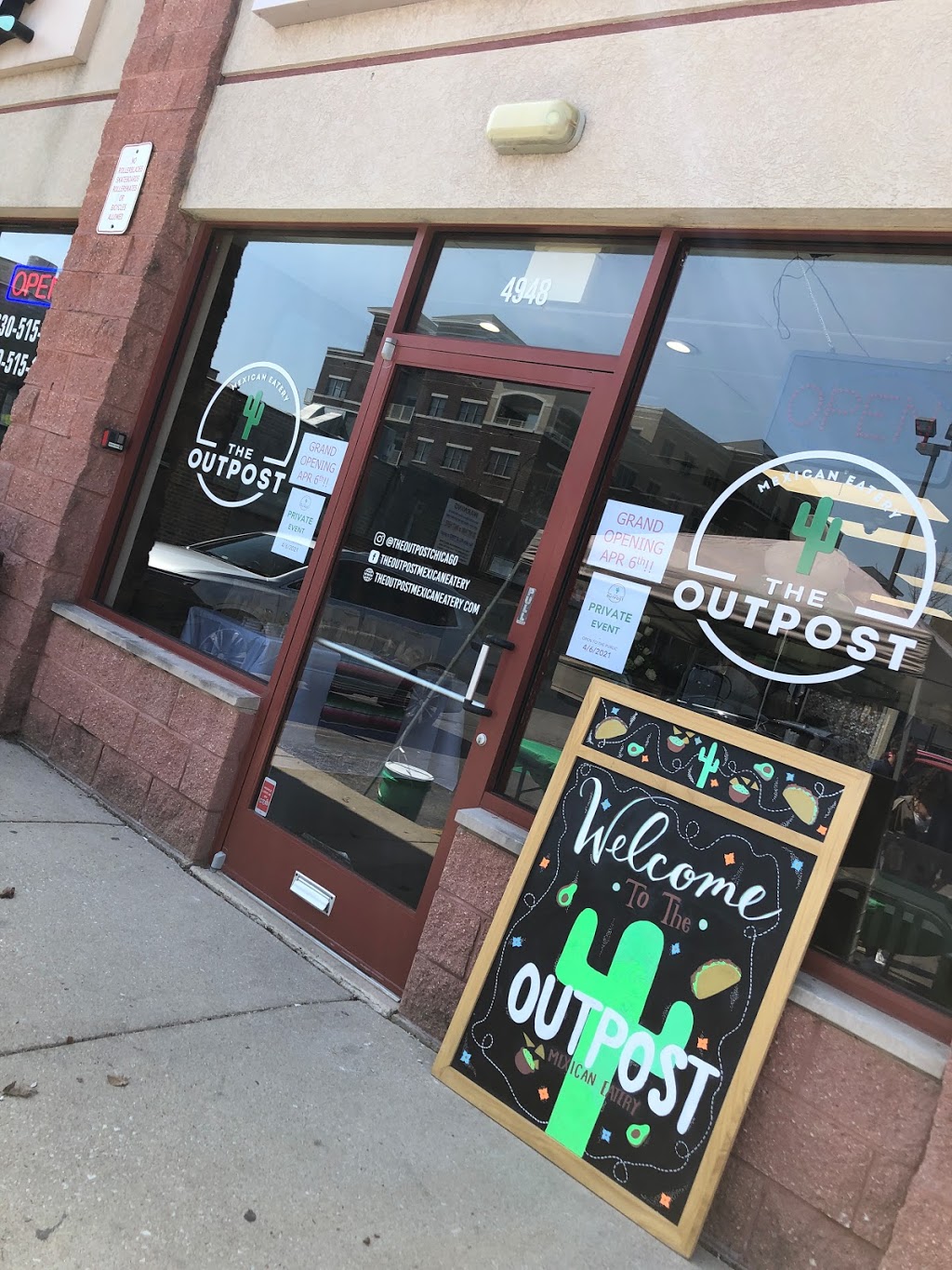 the Outpost Mexican Eatery | restaurant | 4948 Main St, Downers Grove, IL 60515, USA | 6303959373 OR +1 630-395-9373