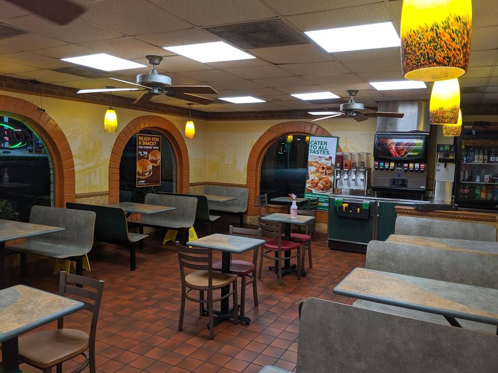 Subway | restaurant | 4803 N Broadway, Knoxville, TN 37918, USA | 8656895507 OR +1 865-689-5507