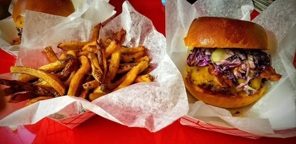 Spot Gourmet Burgers | restaurant | 2821 W Girard Ave, Philadelphia, PA 19130, USA | 2679307370 OR +1 267-930-7370