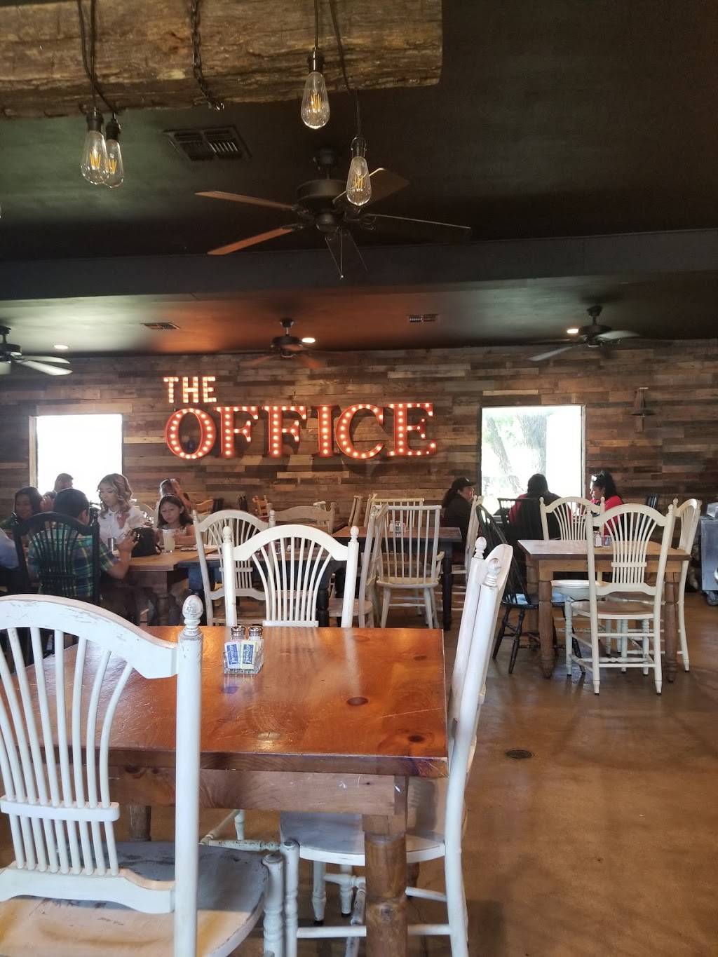The Office | restaurant | 205 E Hunt St, Pleasanton, TX 78064, USA | 8304805140 OR +1 830-480-5140