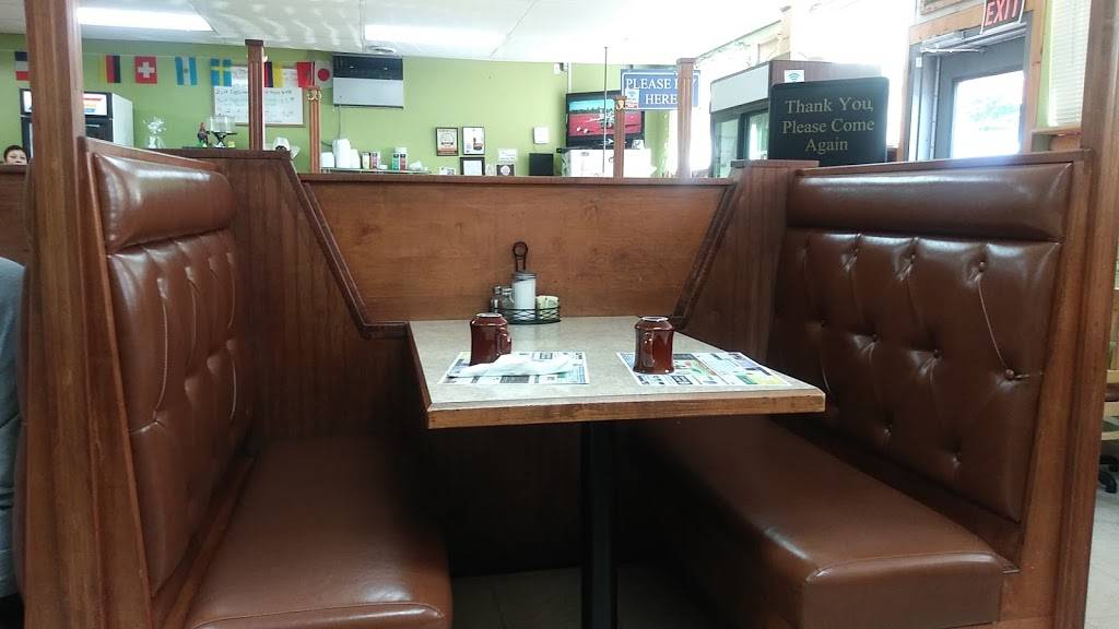 Joys Restaurant | restaurant | 671 W Thames St, Norwich, CT 06360, USA | 8608865082 OR +1 860-886-5082