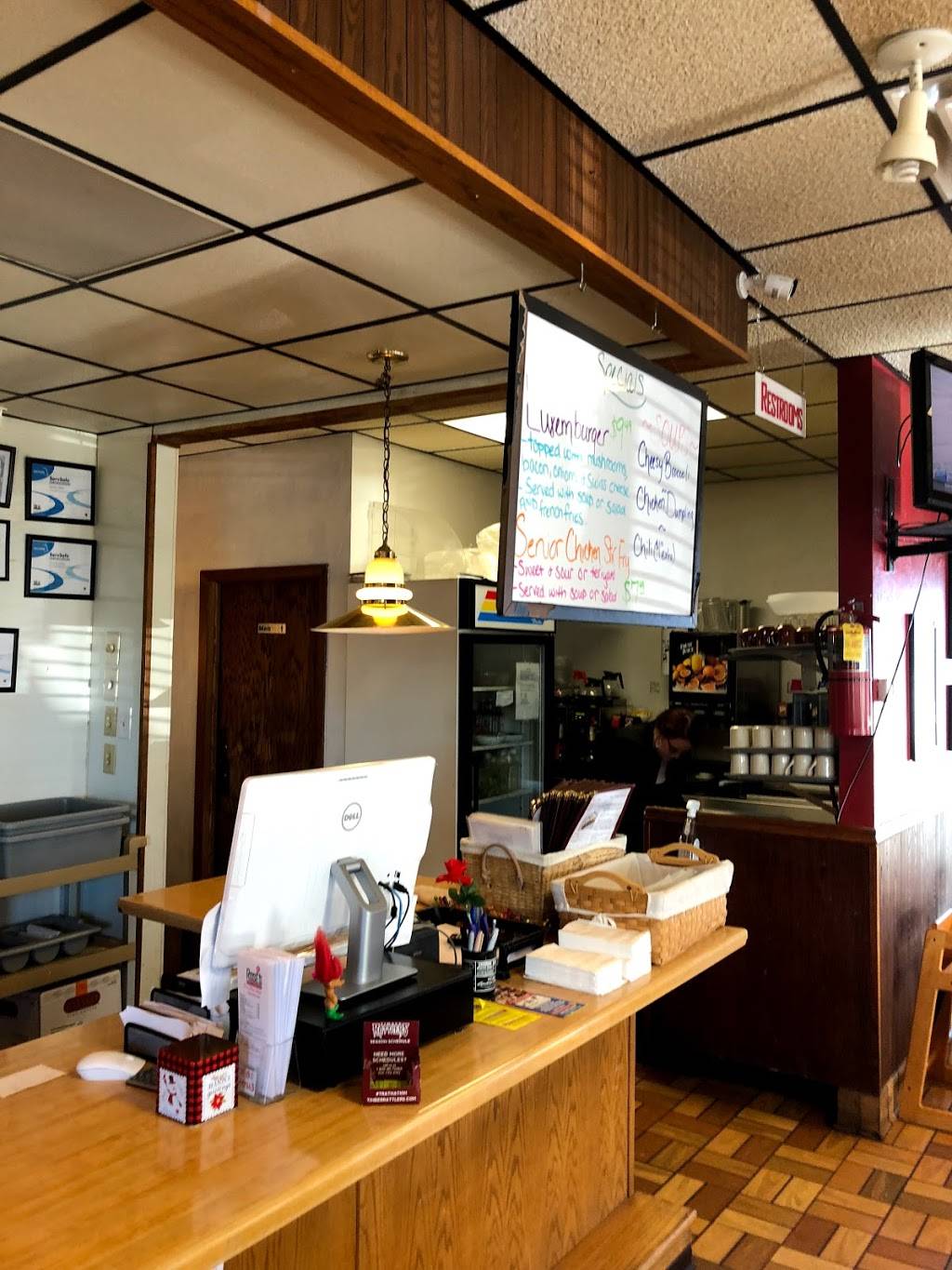 Roses Family Restaurant | restaurant | 112 Main St, Luxemburg, WI 54217, USA | 9208452025 OR +1 920-845-2025