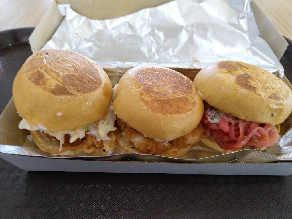 Pollo Tropical | restaurant | 17804 Ben Hill Griffin Pkwy, Fort Myers, FL 33913, USA | 2394334028 OR +1 239-433-4028