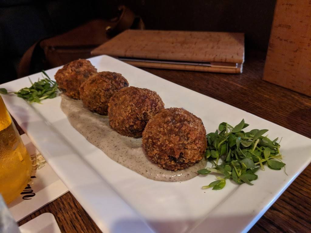 Spice Lounge and Tapas | restaurant | 52 Lakeshore Rd E, Mississauga, ON L5G 1E1, Canada | 9058918463 OR +1 905-891-8463