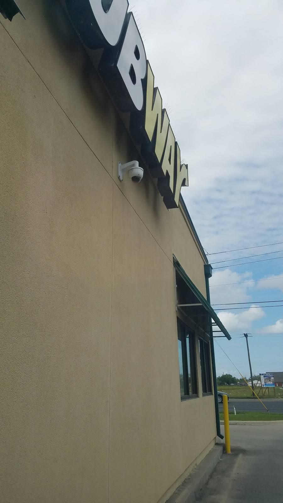 Subway | meal takeaway | 3921 Saratoga Blvd Suite 101, Corpus Christi, TX 78415, USA | 3618512100 OR +1 361-851-2100