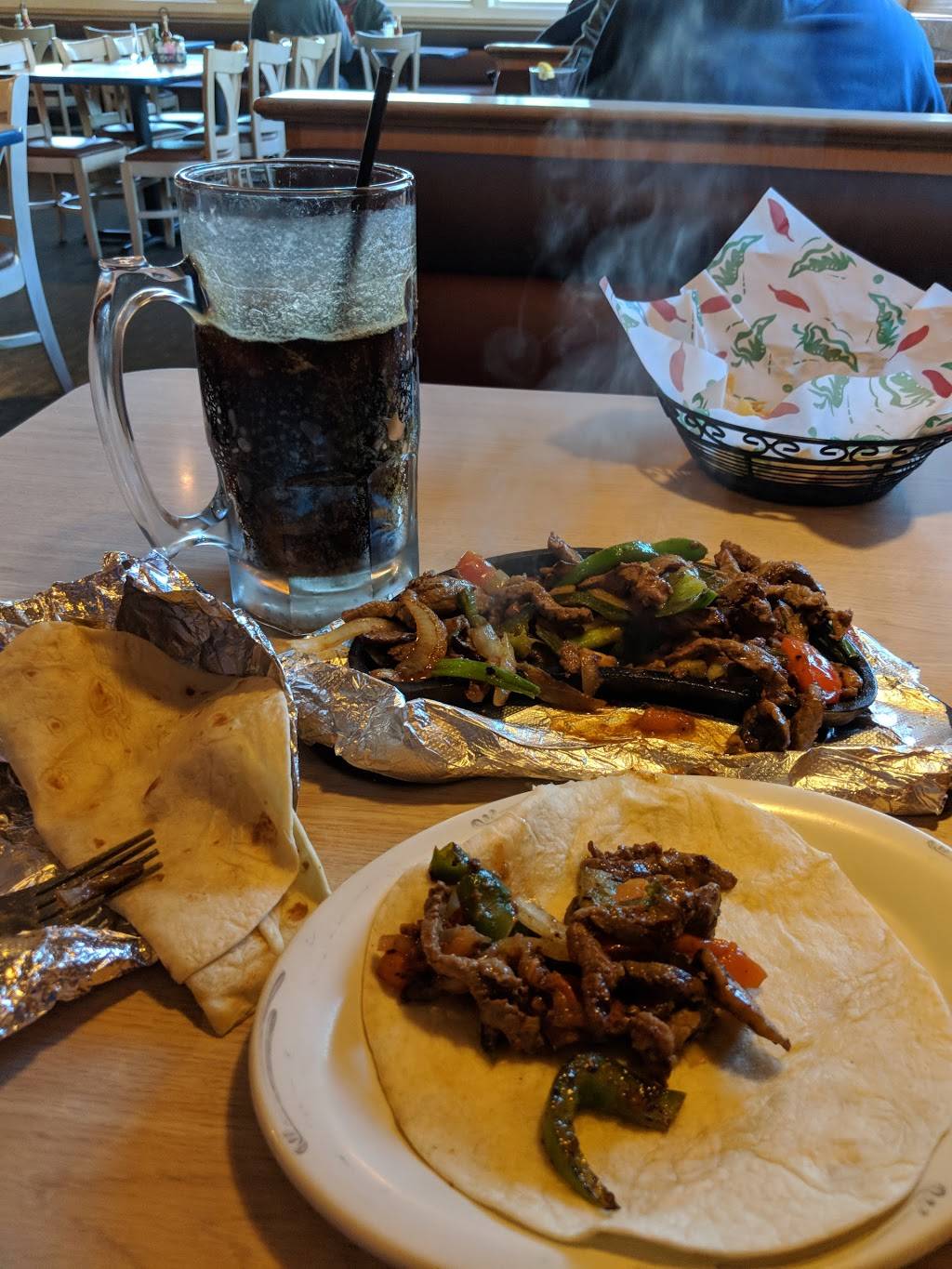 Cozumel | restaurant | 16512 Detroit Ave, Lakewood, OH 44107, USA | 2162281415 OR +1 216-228-1415