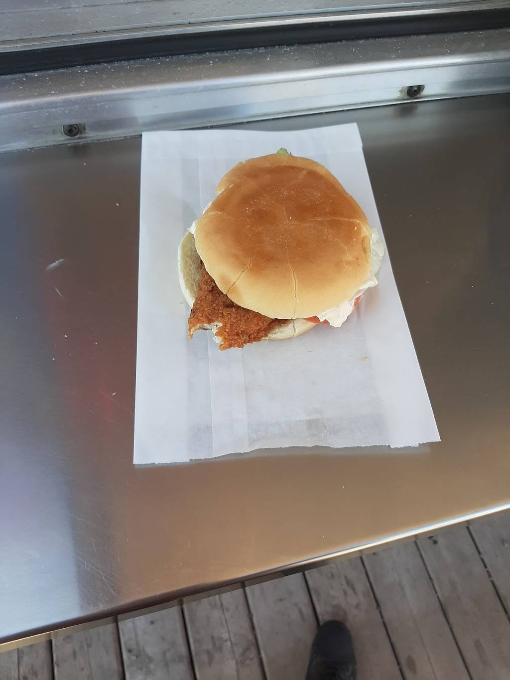 Casse Croute Du Village | restaurant | Rue Quyon, Quyon, QC J0X 2V0, Canada | 8195980503 OR +1 819-598-0503