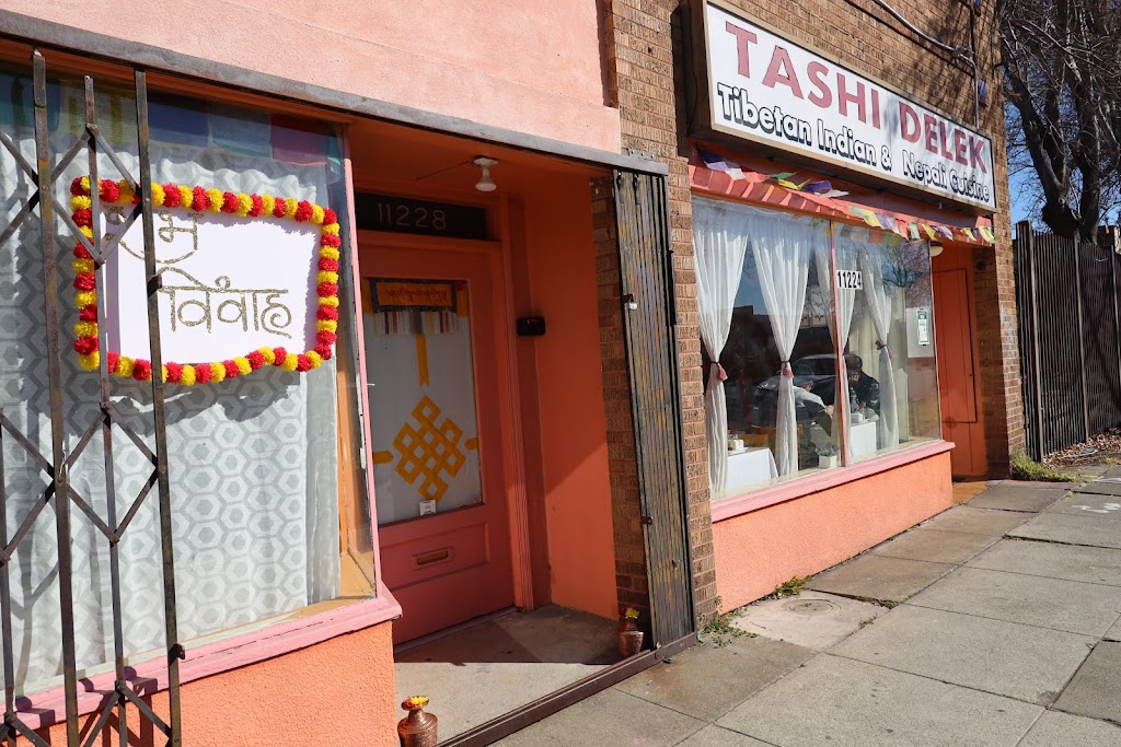 Tashi Delek Party Palace | restaurant | 11228 San Pablo Ave, El Cerrito, CA 94530, USA | 5102329316 OR +1 510-232-9316
