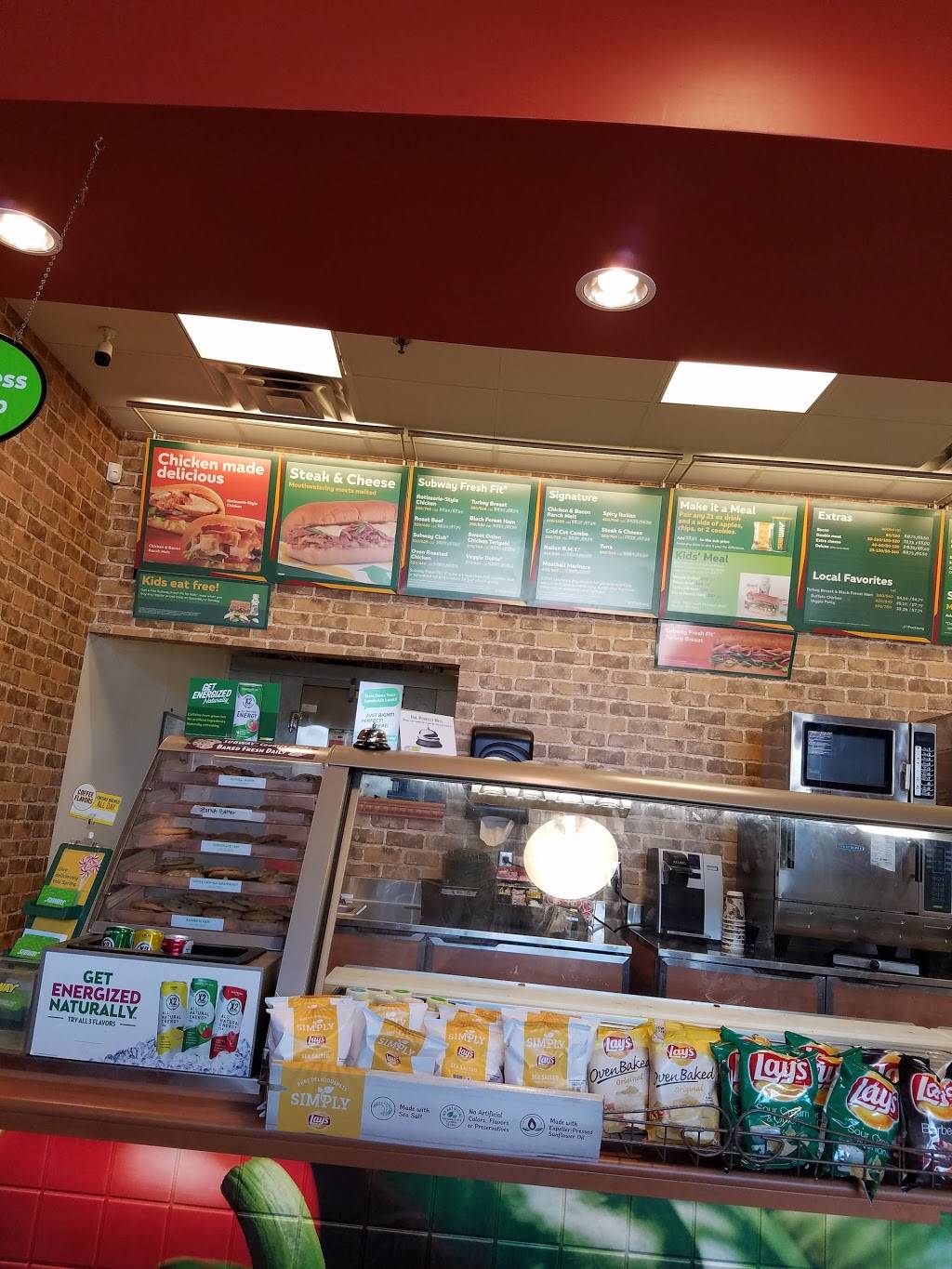 Subway Restaurants | restaurant | 3305 Mayhill Rd, Mayhill Plaza Ste 107, Denton, TX 76208, USA | 9403871188 OR +1 940-387-1188