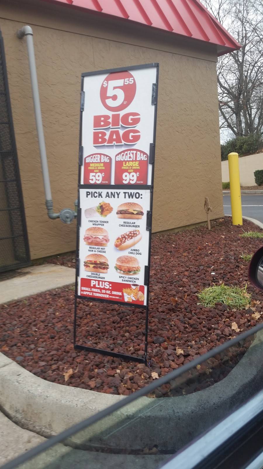 Hardees | restaurant | 611 Jackson Park Rd, Kannapolis, NC 28083, USA | 7049339712 OR +1 704-933-9712