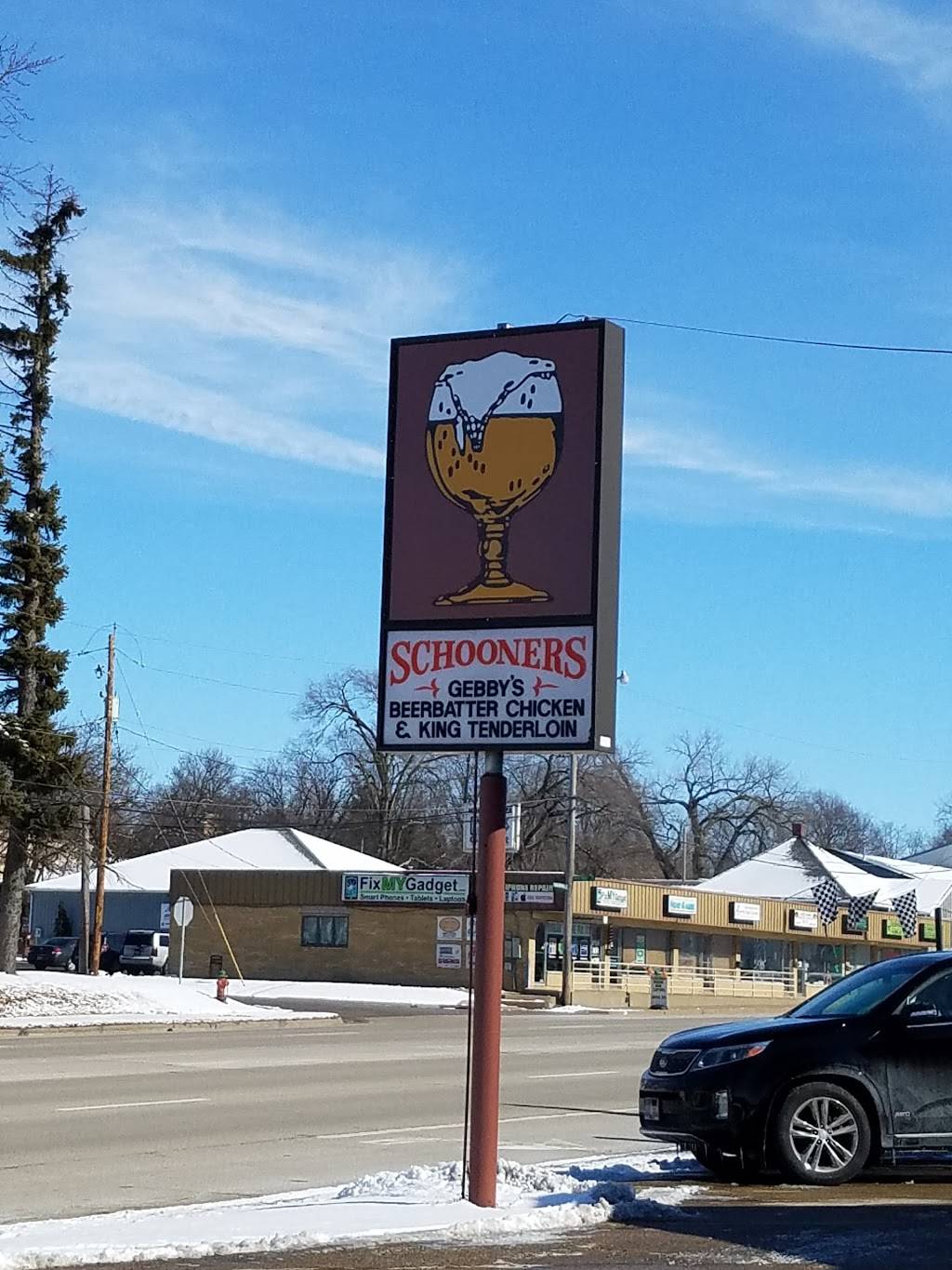 Schooners Peoria Heights | restaurant | 730 E War Memorial Dr, Peoria Heights, IL 61616, USA | 3096869895 OR +1 309-686-9895