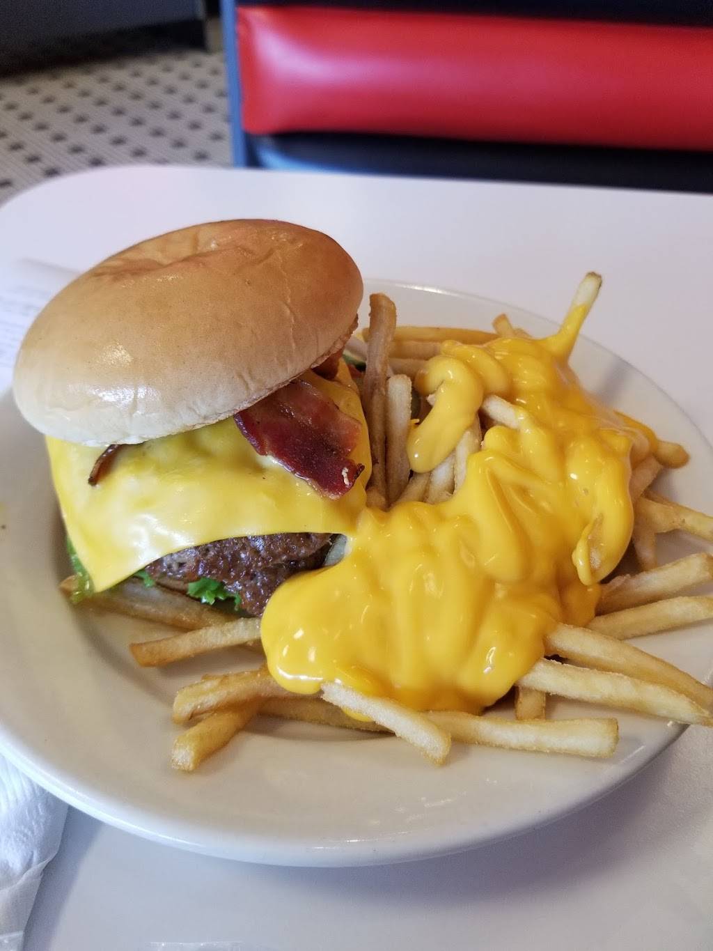 Steak n Shake | restaurant | 9431 Philips Hwy, Jacksonville, FL 32256, USA | 9045199913 OR +1 904-519-9913