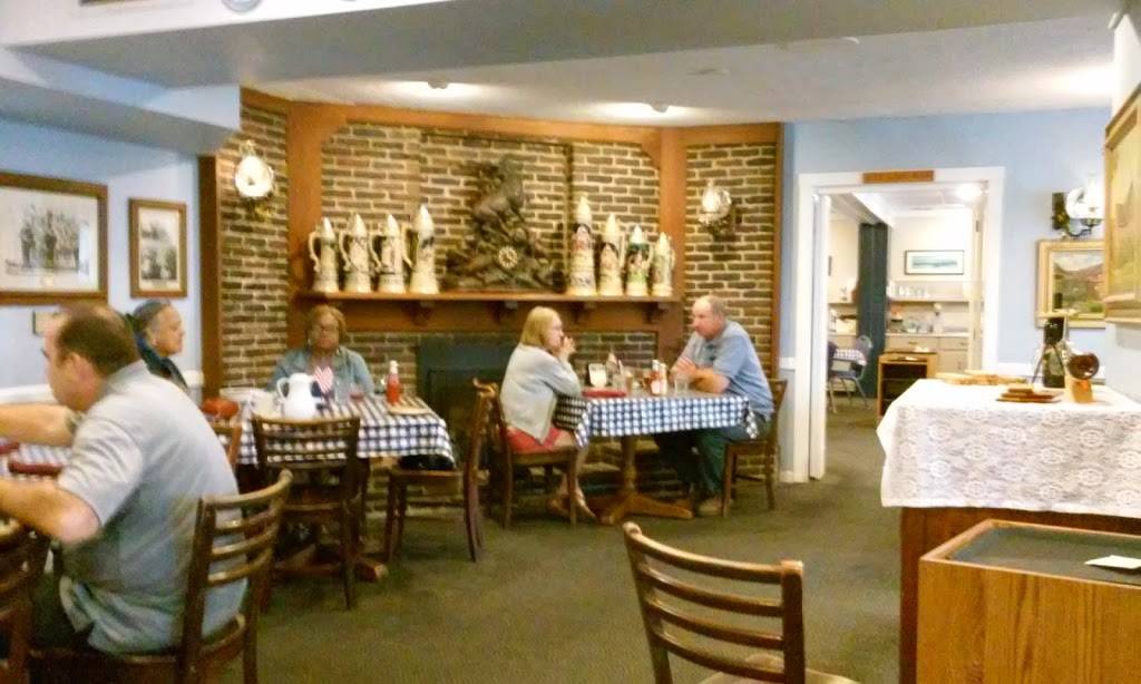 Ox Yoke Inn | restaurant | 4420 220th Trail, Amana, IA 52203, USA | 3196223441 OR +1 319-622-3441