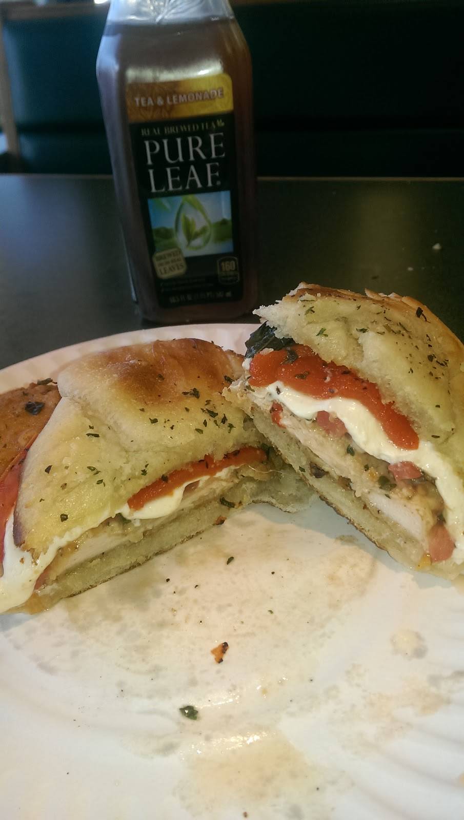 Villa Pizzare | restaurant | 406 S Service Rd, Patchogue, NY 11772, USA | 6314753205 OR +1 631-475-3205