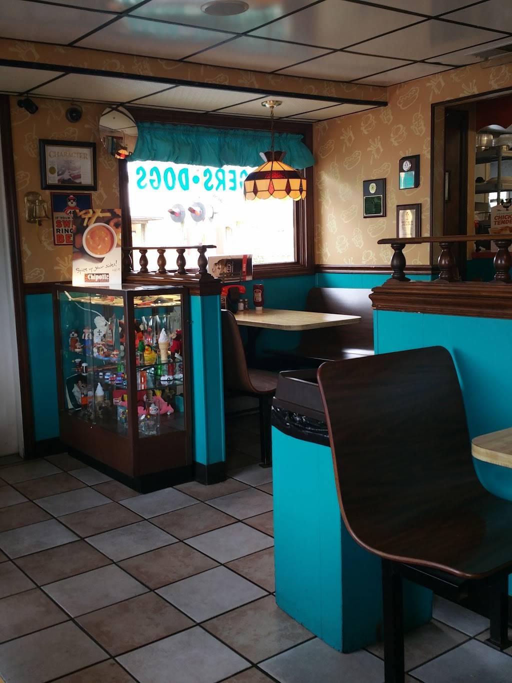 Freedoms A&W | restaurant | 800 E Elm St, Union City, OH 45390, USA | 9379685424 OR +1 937-968-5424